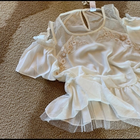 💥🛍️🔥CLOSEOUT SALE❗️Heavenly Chiffon Embroidered Blouse-LAST ONE ☝️ - Picture 2 of 5